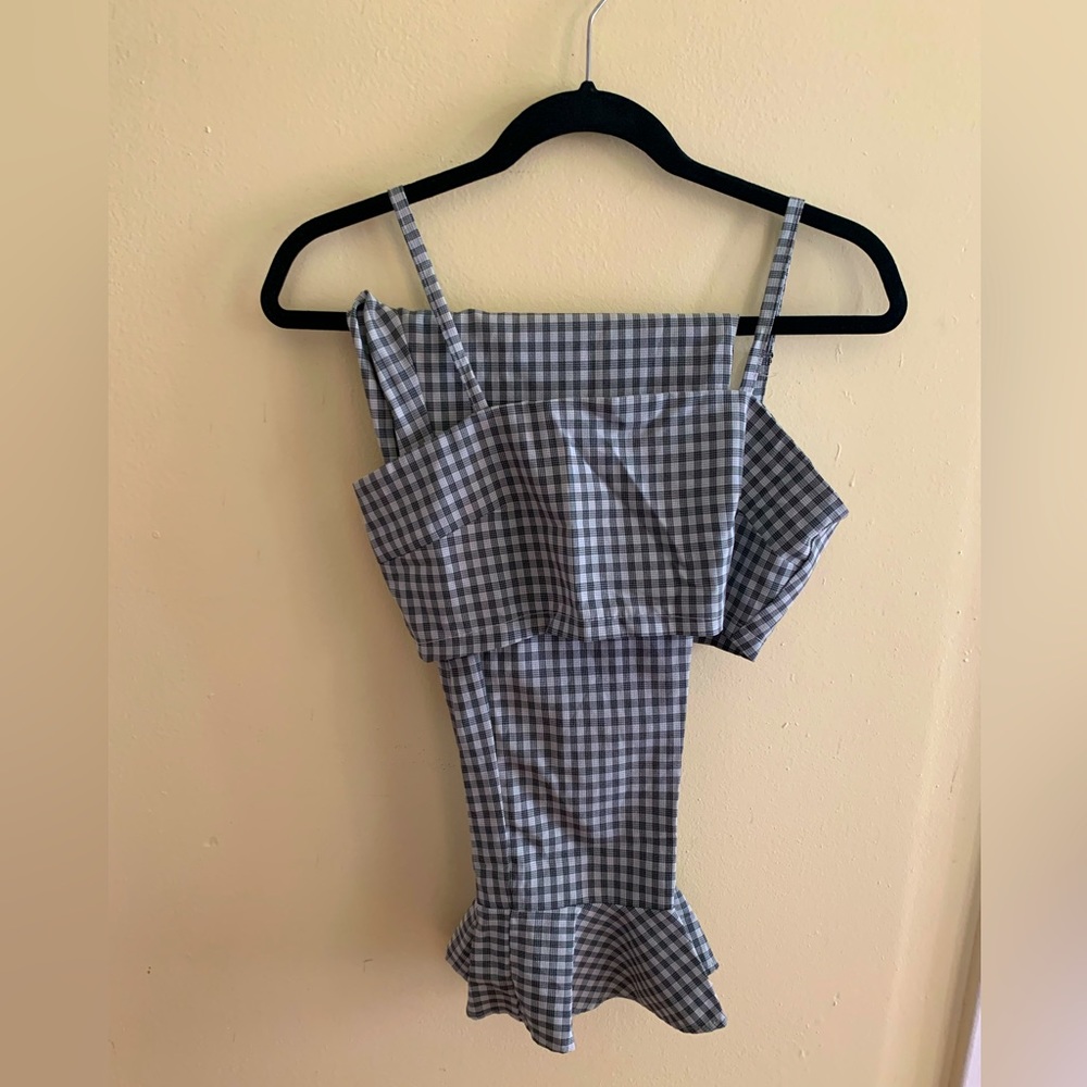 Grey and white cropped summer set